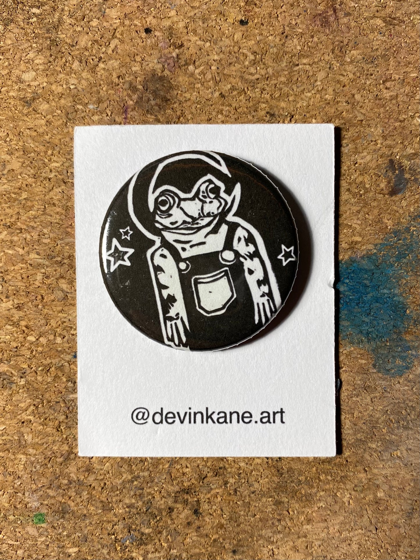 Raphael le Ribbit Frog Badge