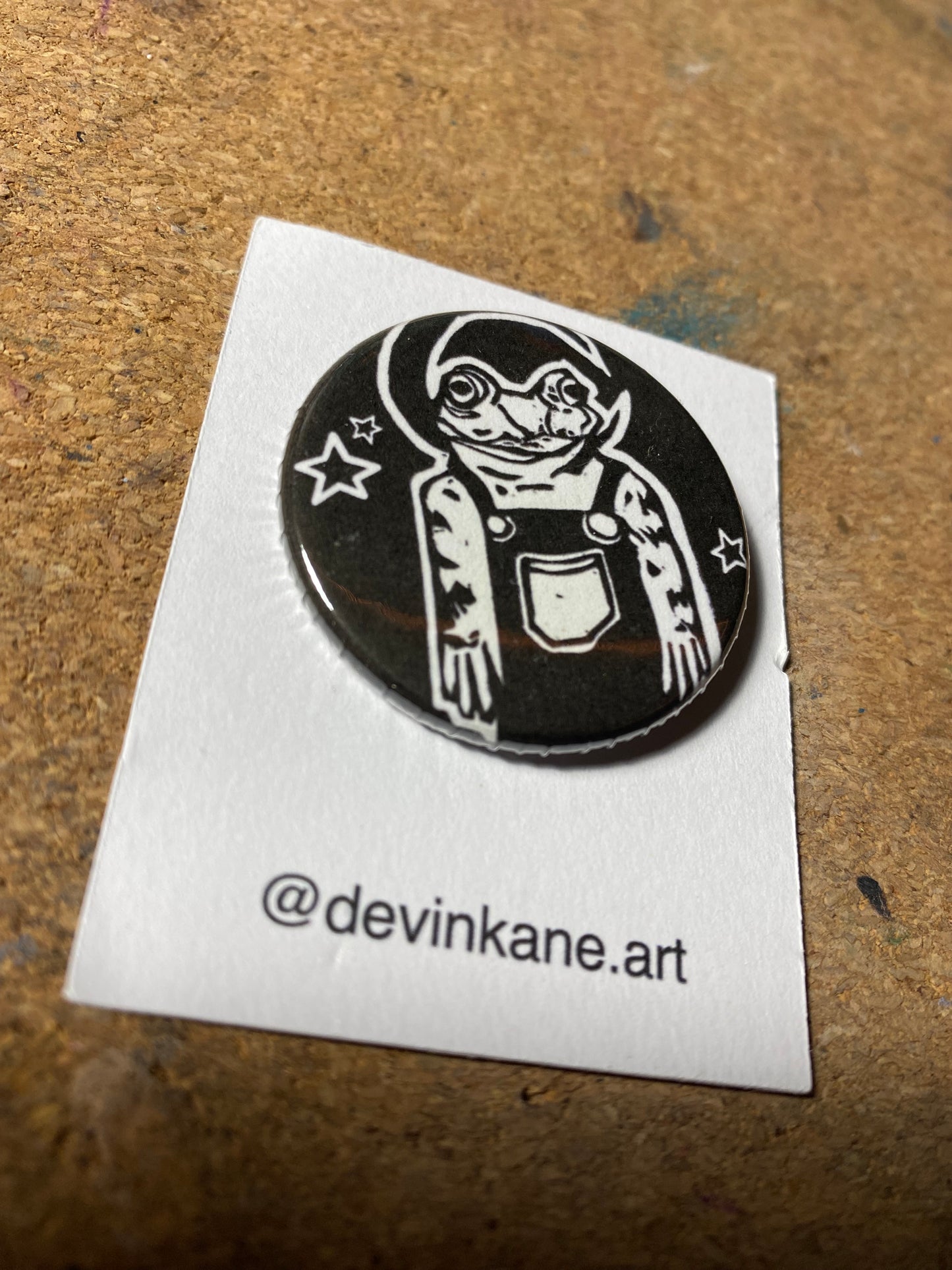 Raphael le Ribbit Frog Badge